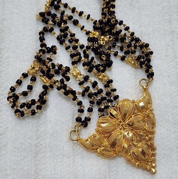 Gold Plated Traditional Designed Necklace - Picture 6 of 6
